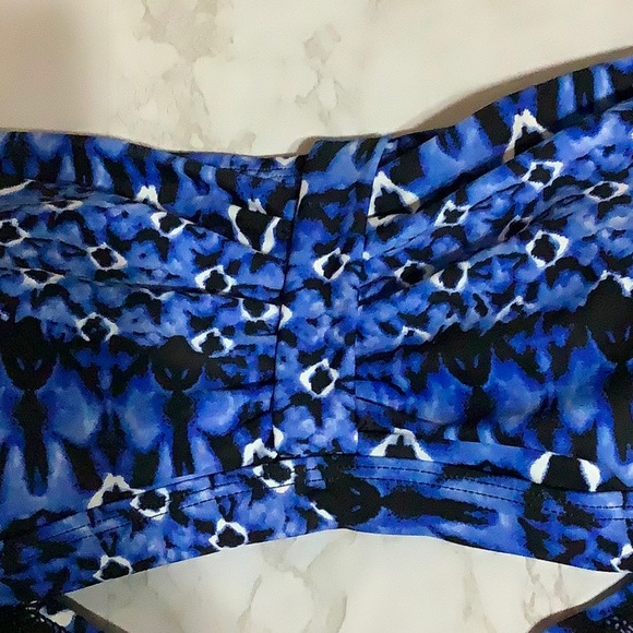 Bold Iconic Ruched Swim Top - Picture 5 of 5